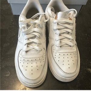 Junior size (4.5) Nike Air Force 1s in White/White
